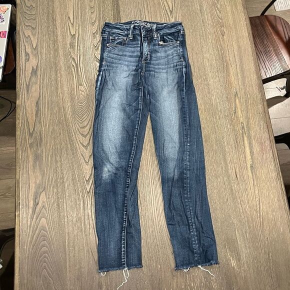 American Eagle Outfitters Super Super Stretch Jeans Raw Hem Medium Wash 6 Long - Picture 1 of 11